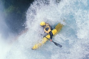 开云下载-数据复盘：密尔沃基雄鹿半决赛对阵新疆男篮，欧文效率值爆表